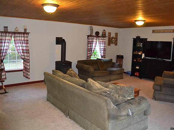 4th image of 19 Schuyler Way