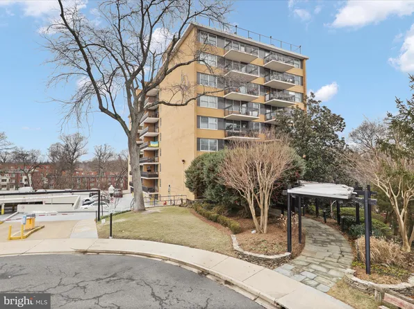 2030 N Adams St APT 404, Arlington, VA 22201