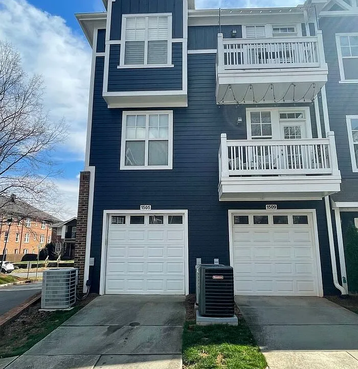 1505 Walnut View Dr