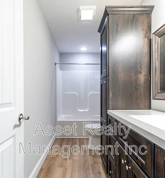 252-254 Highland Ave — Photo 12