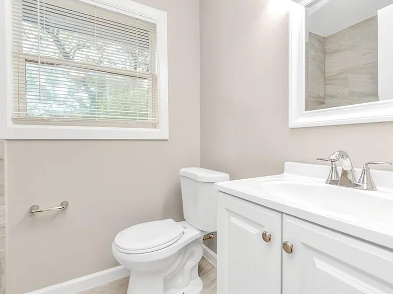 3404 Blodgett St — Photo 5