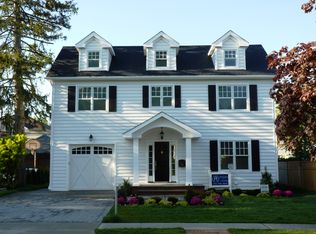 330 Princeton Rd, Rockville Centre, NY 11570