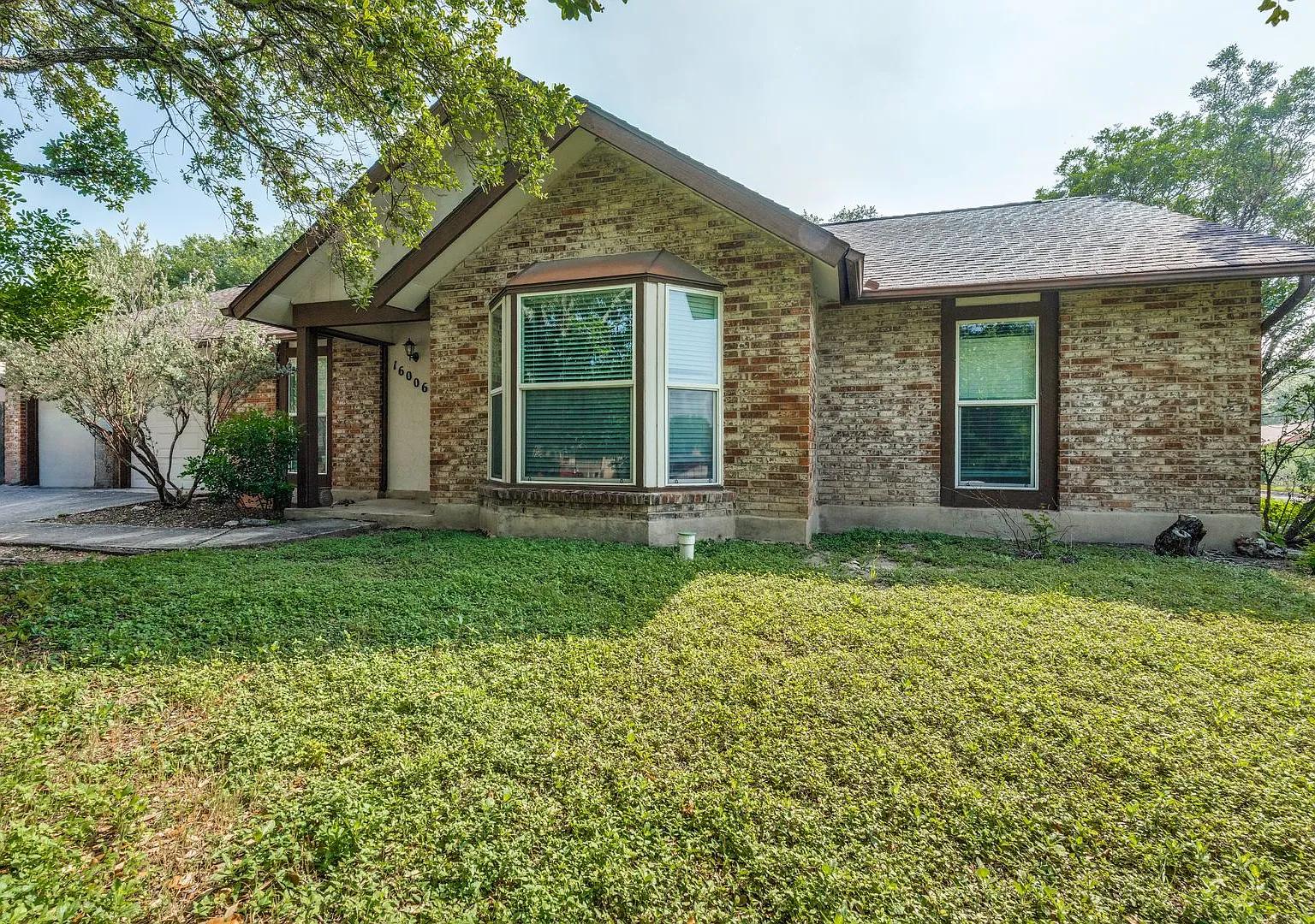 3-Bedroom, Single Story Home In High Country — Photo 1