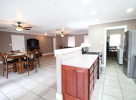 4th image of 840 Kingsway Dr W