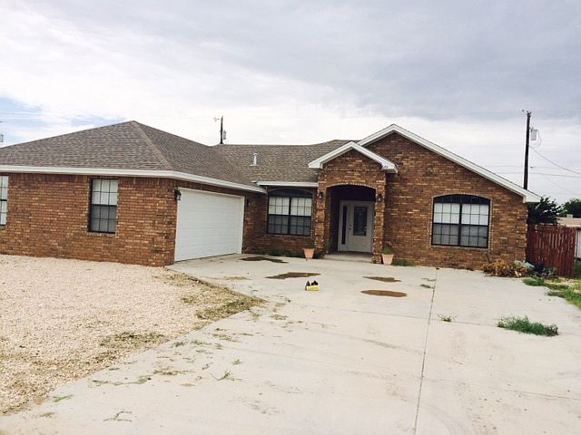 1st image of 623 W Millen Dr