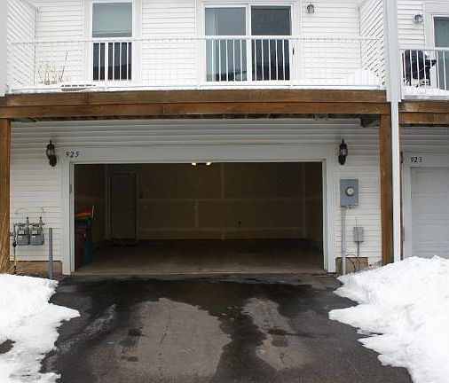 3rd image of 925 Ledgestone Dr