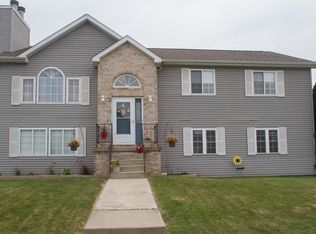 2943 Ramblewood St, Portage, IN 46368