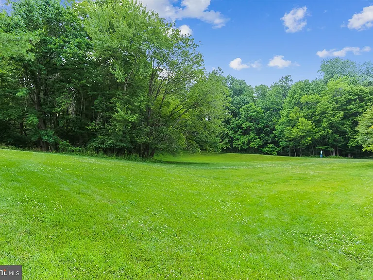 7561 Heatherton Ln — Photo 42