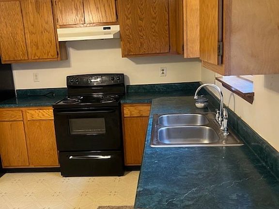 4th image of 373 Mullins Hollow Rd