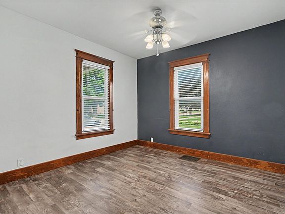 4th image of 404 W 1st St