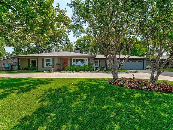 2nd image of 800 Shady Creek Dr