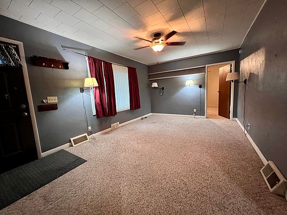 3rd image of 2807 W 49th St