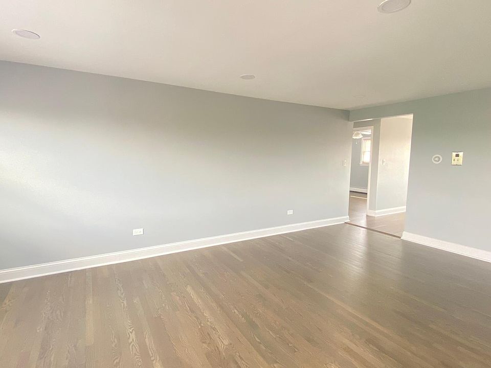 2nd image of 6022 W Diversey Ave #3N