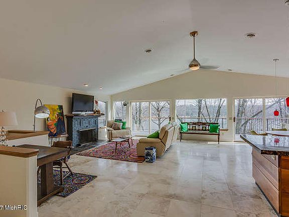 5th image of 1229 Harriet Ave