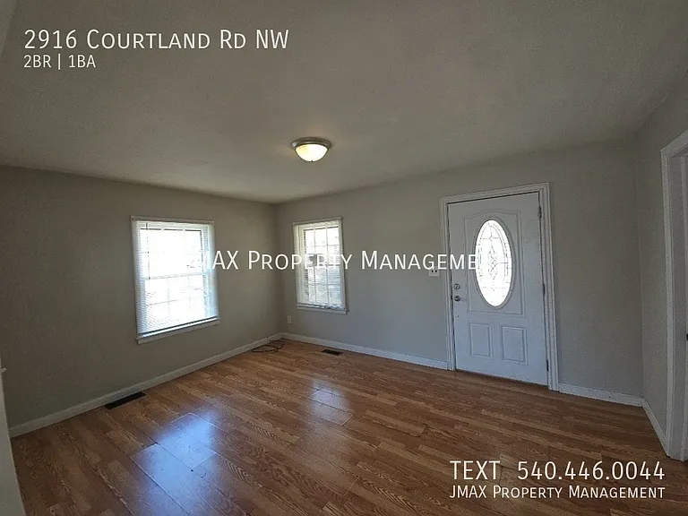 2916 Courtland Rd NW — Photo 2