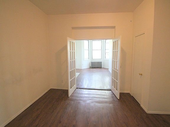 3rd image of 1065A Greene Ave #3