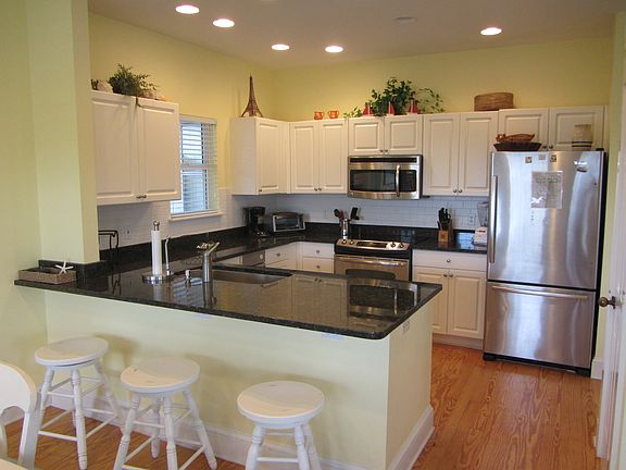 3rd image of 18 Cape Fear Trl