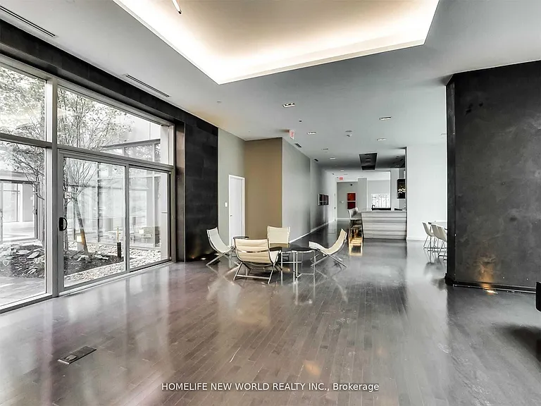 37 Grosvenor St #3308 — Photo 34