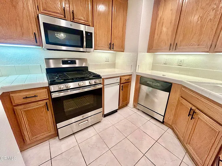 1066 Sheffield Pl — Photo 9
