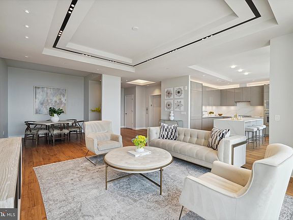 4th image of 1781 N Pierce St #2302