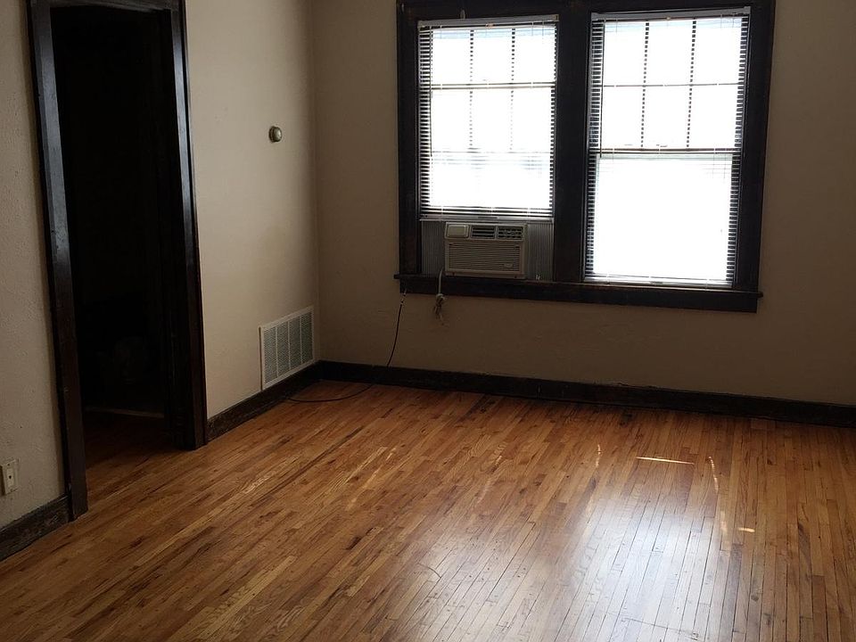 1st image of 912 S 17th St #1