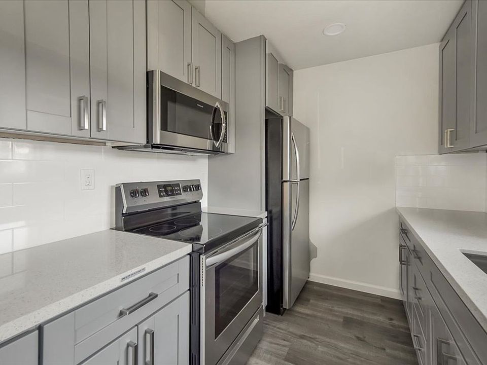 1st image of 150 Harrison Ave #17