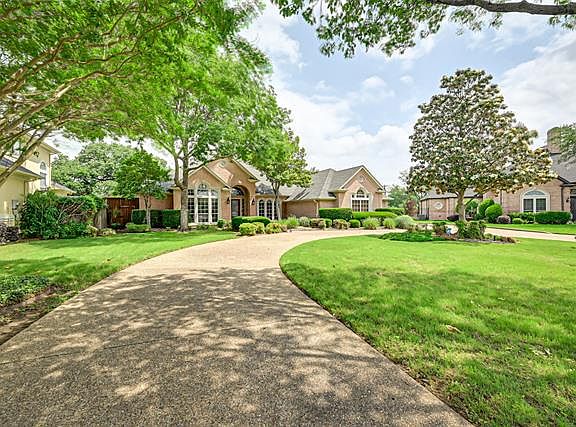 2nd image of 11 Glen Abbey Ct