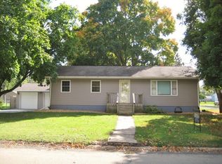 811 W 11th St, Sterling, IL 61081