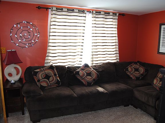 3rd image of 284 Danbury Dr