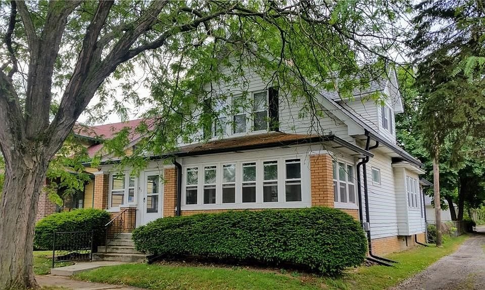 1st image of 917 Hervey St