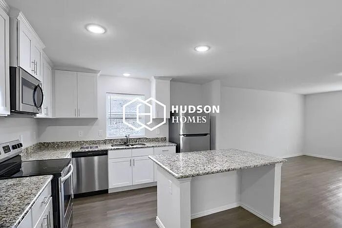 2708 William St — Photo 6