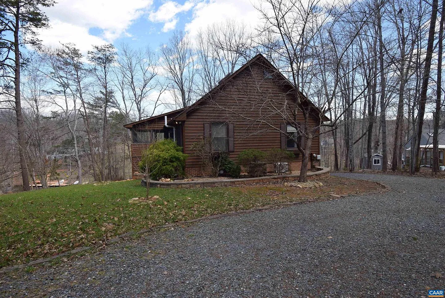 3 bed, 2.0 bath, 1601 sqft, $2,300 — Photo 2
