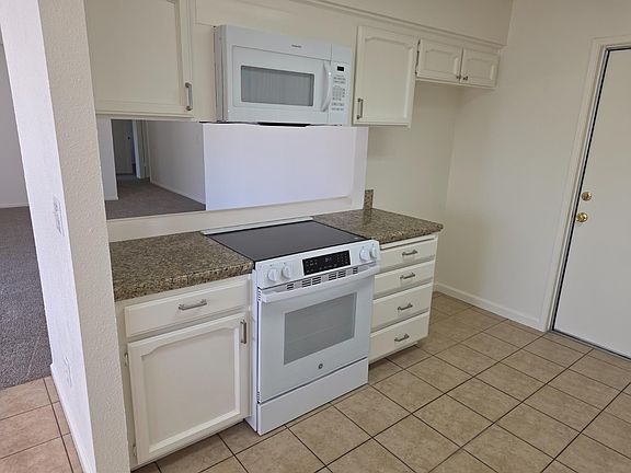 4th image of 4951 E Fillmore Ave