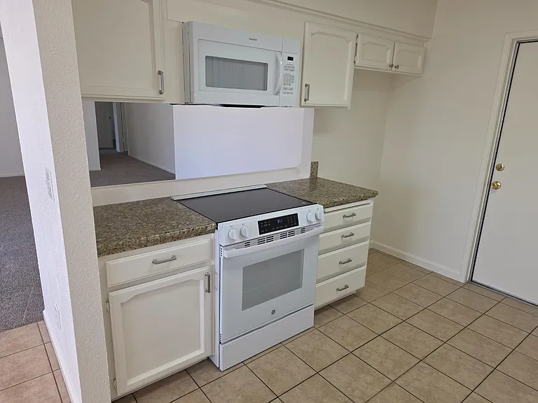 4951 E Fillmore Ave — Photo 4