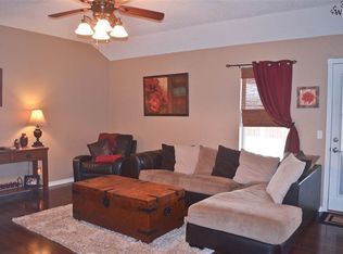 505 Horseshoe Ln, Burkburnett, TX 76354