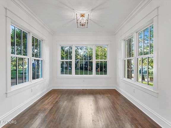 5th image of 1021 W Nokomis Cir