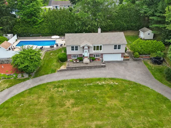 26 Pugsley Parkway, Cortlandt Manor, NY 10567