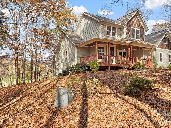 3rd image of 11 Maple Cove Dr