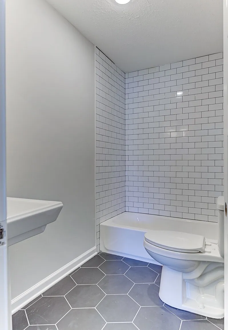 2326 Brittany Drive - 1 — Photo 3