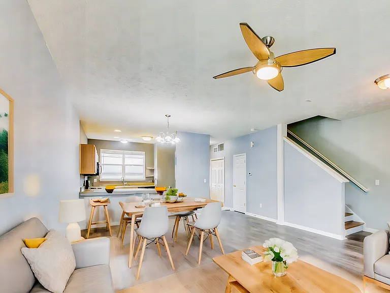 2406 Central Ave — Photo 2