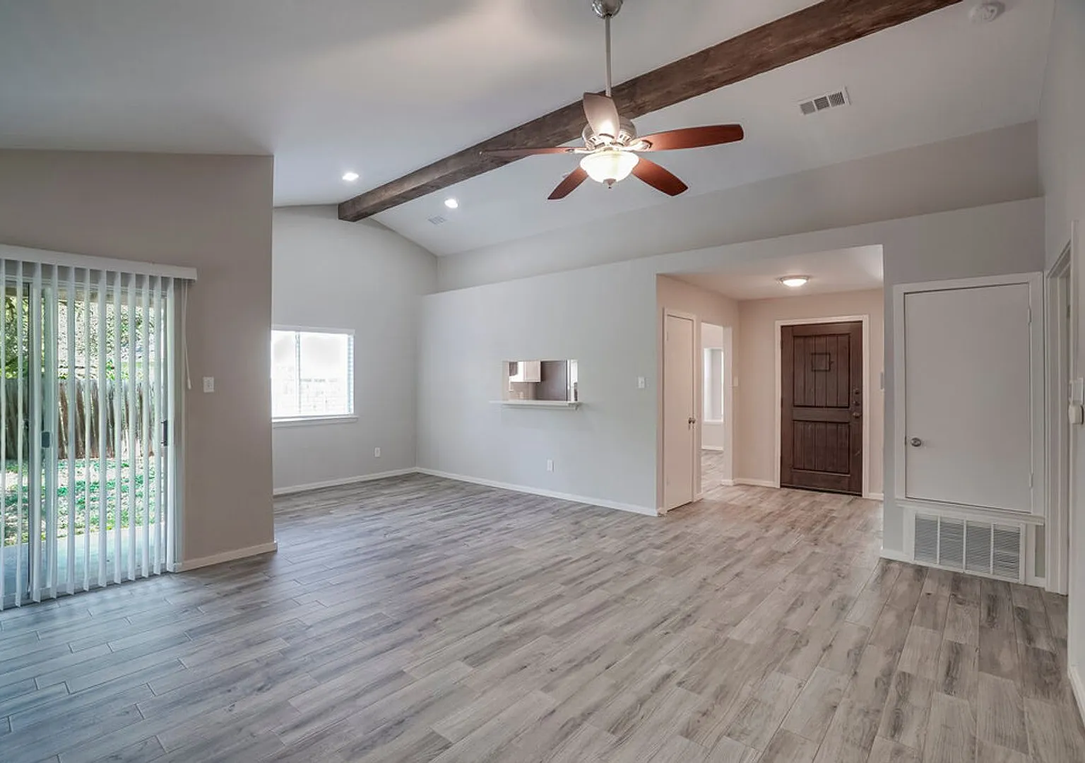 6306 Weeks Cove Austin, TX 78727 — Photo 4