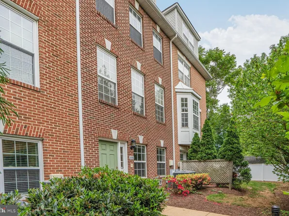 2354 Langston Blvd, Arlington, VA 22201
