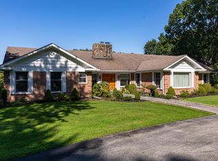 527 N Quaker Hill Rd, Pawling, NY 12564