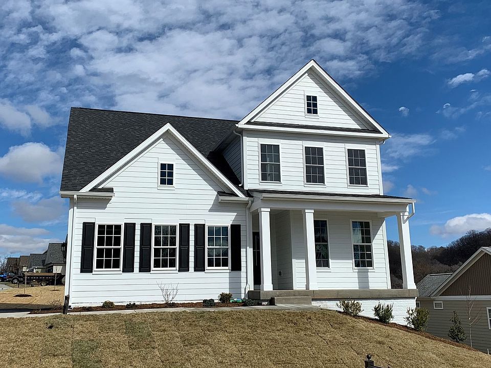 1st image of 213 Savannah Dr NE