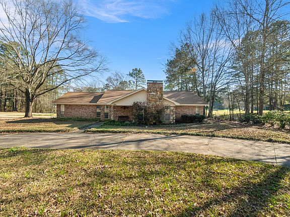 3rd image of 606 Jackson Rd