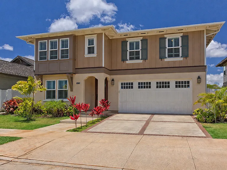 Front Driveway / Street view