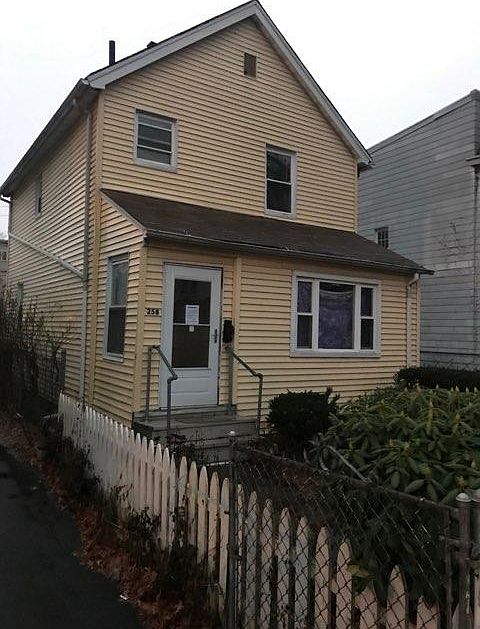 1st image of 256 Sanford St