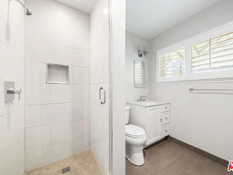13453 Debby St — Photo 38