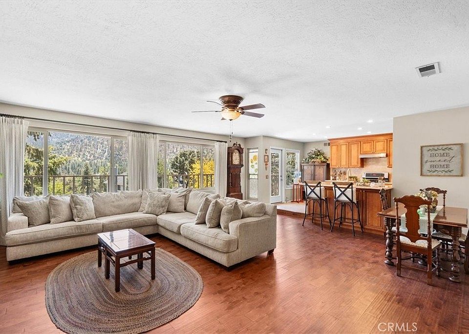 1st image of 1090 Rivera Dr