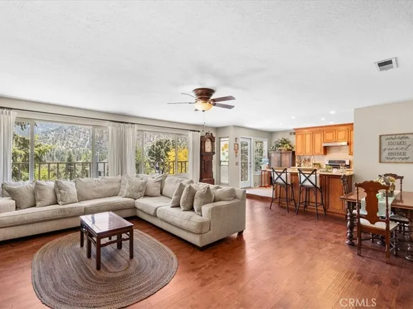 1090 Rivera Dr, Wrightwood, CA 92397